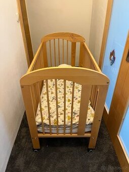 Dětská postýlka New baby (scarlet) s medvídkem 120 x 60 cm