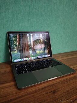 MacBook Pro 2018 | i7 • 16GB • 1TB SSD