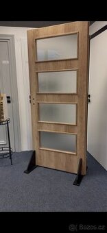 Doornite Dominant sklo 80L Dub natural