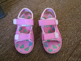 Pěkné růžové sandálky, č. 29. vnitřní stélka 19,5 cm