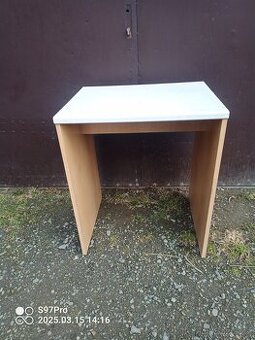 Stolek pod PC