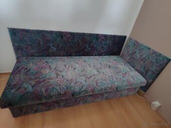 Válenda s úložným prostorem