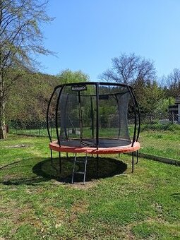 Trampolína