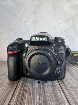 Nikon D7100 + grip + extra baterie