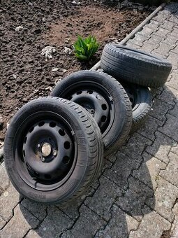 Disky s pneu Ford r14