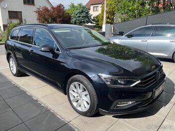 VW Passat B8 Variant 2.0TDI 110kW EVO DSG ACC Navi MATRIX