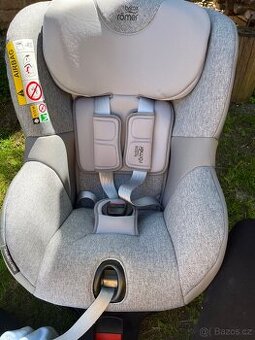 Britax Dualfix M