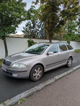 Octavia 2, benzín, 195.xxx km, garážované auto