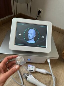 Profi kosmetický přístroj- frakční RF + mikrojehličky až 2mm