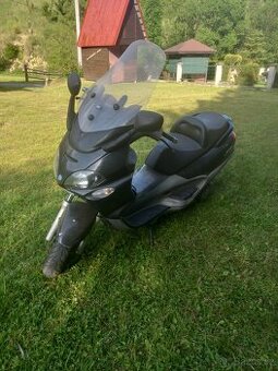 Piaggio X9 500