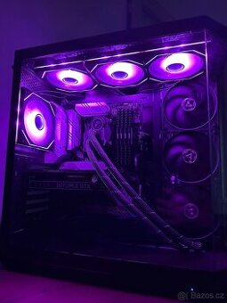 Výkonný PC na hry / práci + monitor + příslušenství