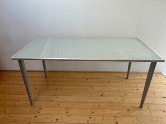 Prodám psací stůl se skleněnou deskou