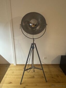 Vintage stojací lampa