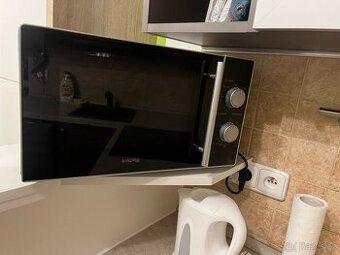Mikrovlnná trouba SIGURO – moderní design, perfektní stav