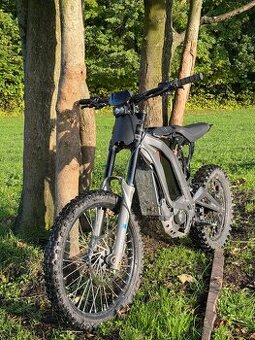 Sur-Ron Light Bee L1e – 14 kW, nová baterie 56Ah v záruce