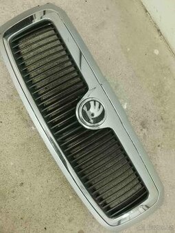 Škoda  superb     maska
