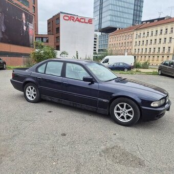 E38