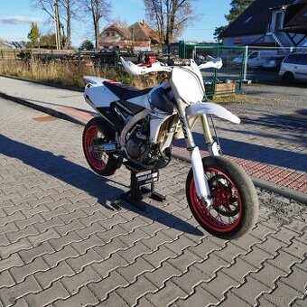 Yamaha YZ450F supermoto