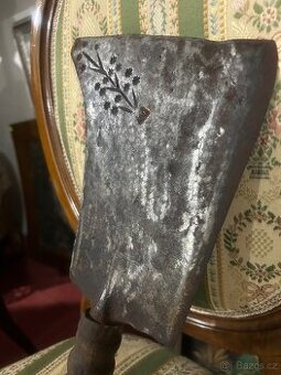 Historický řeznický sekáček s rytinou 19. st.