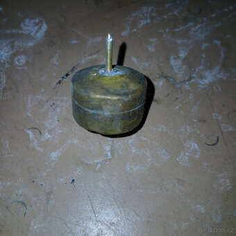 Stadion S22,S23 plovák karburátoru