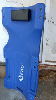 Pojízdné montážní dílenské lehátko