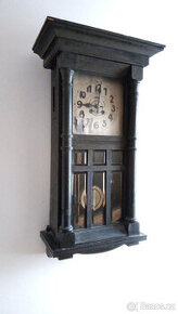 Dřevěné nástěnné hodiny - pendlovky Kienzle