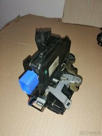 SKODA Octavia II - Zámek dveří