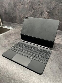 Apple Magic Keyboard 11” ipad Air M4