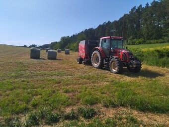 Seno v kulatých balikách