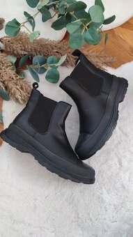 Černé nové kotníkové boty Bosido vel. 39 - 40