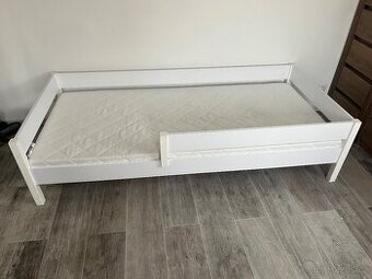 Dětská postel s matrací