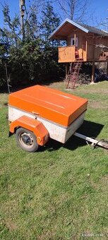 Kempík přívěsný vozík