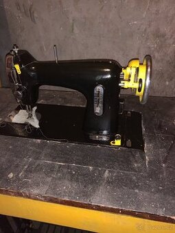 Sici stroj jako novy