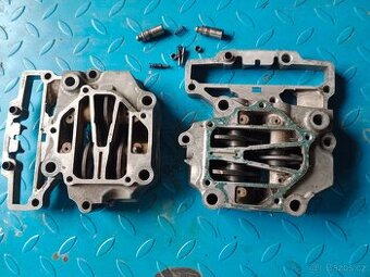 Honda VT 750 C - víka s vahadly