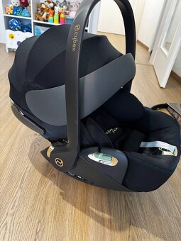 Prodám autosedačku Cybex Cloud T i-Size by Jeremy Scott