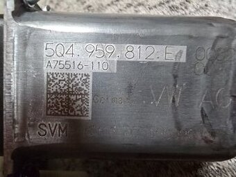 MOTOREK STAHOVANI OKNA 5Q4959812E