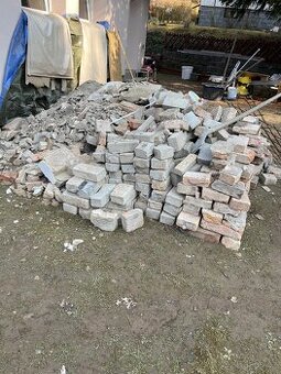 Cihly a suť za odvoz ….