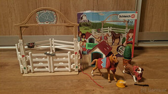 Schleich 42458 ohrada s koníky a fenka Ruby