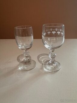 Sklo panák 0,5 na stopce