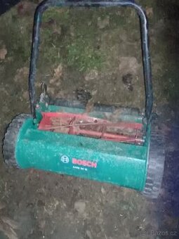 Ruční vřetenová sekačka Bosch AHM 38 G