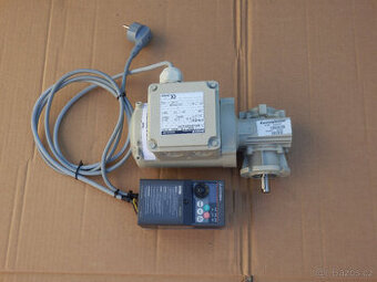 Elektromotor s převodovkou a frekvenčním měničem. 250W 50-50