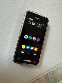 Nokia c6-01 top stav