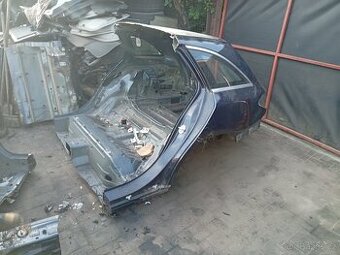 Prodám zadní ctvrtku na mercedes w205 combi