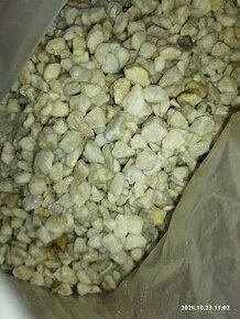 8,5kg bílých kamenů do akvárka - 1