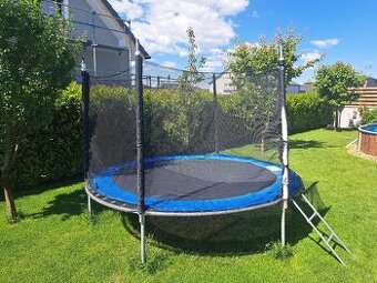 Trampolína