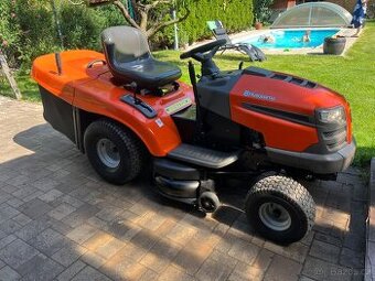 Zahradní traktor traktůrek Husqvarna 2v 23HP Vanguard