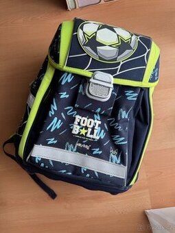 Školní batoh/aktovka PREMIUM LIGHT fotbal