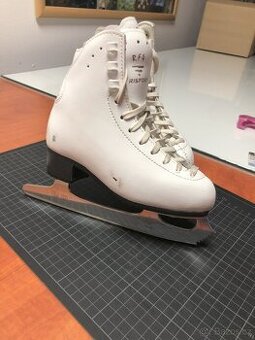 Risport RF4 - vel. 7 2/3"