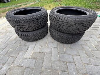 Zimní pneumatiky 215/55 R17