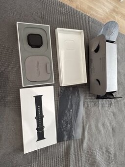 Apple Watch Ultra 2 49mm Černý titan s černým